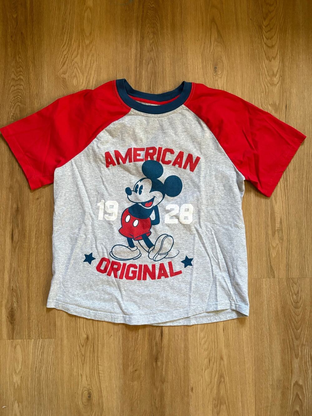 Official Disney Mickey Mouse American Original 1928 Raglan T-Shirt Men’s Medium